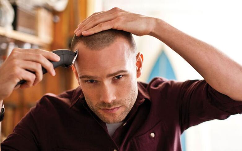 Como fazer risca no cabelo (barbeiro iniciante) 