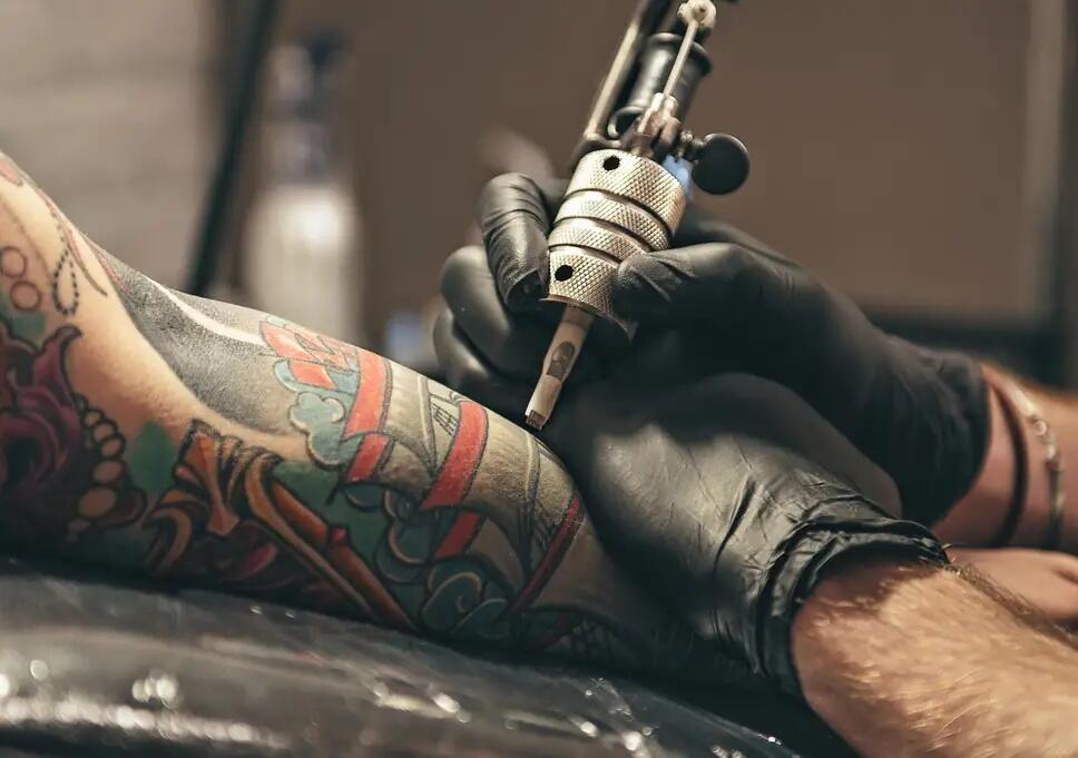 Lugares onde dói mais fazer tatuagem 