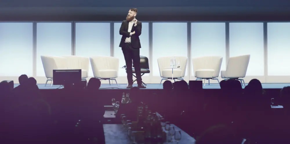 Pare de ser covarde e culpar os outros pelos seus erros!