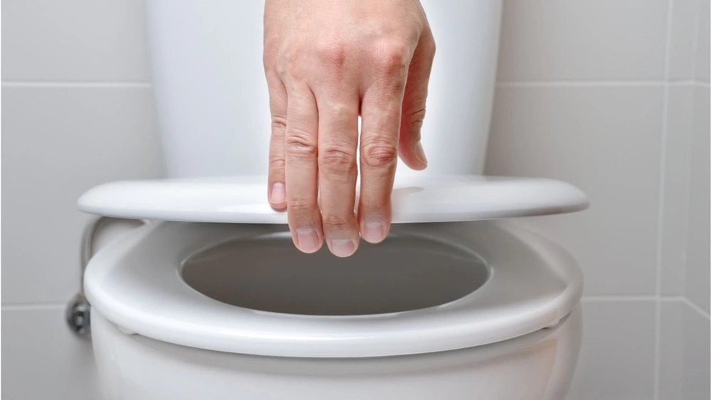 Descarga com vaso sanitário aberta pode espalhar Coronavírus