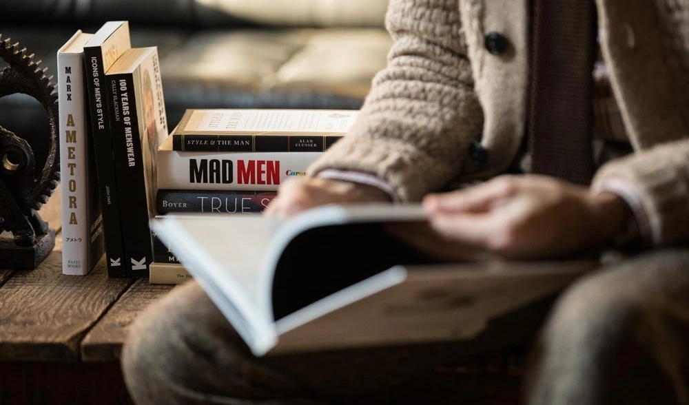 Livros que todo mundo deveria ler mas que você continua enrolando pra começar!