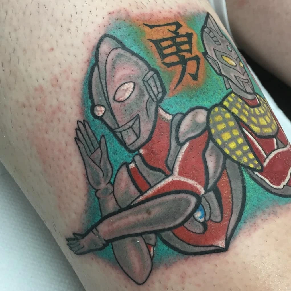 Arthur Galluzzi - Reprodução Instagram @r2tattoo