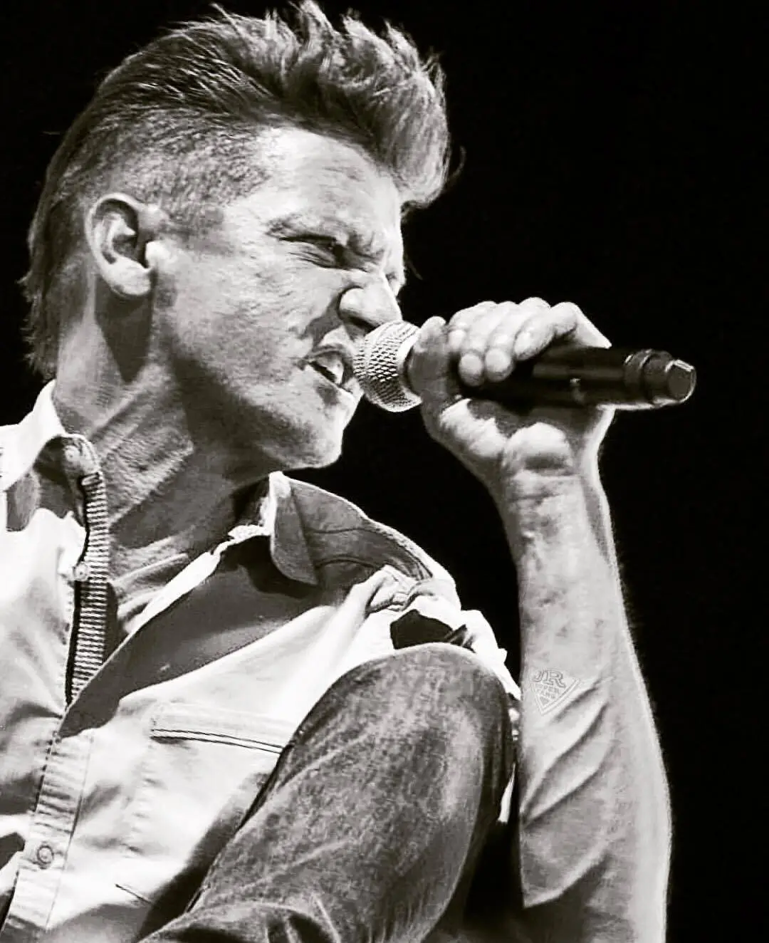 Conheça o novo corte de cabelo do Gavião Arqueiro!