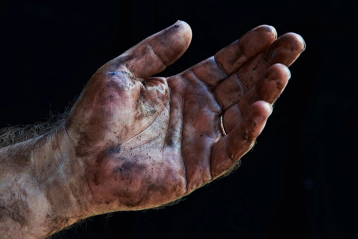 homens não lavam mãos