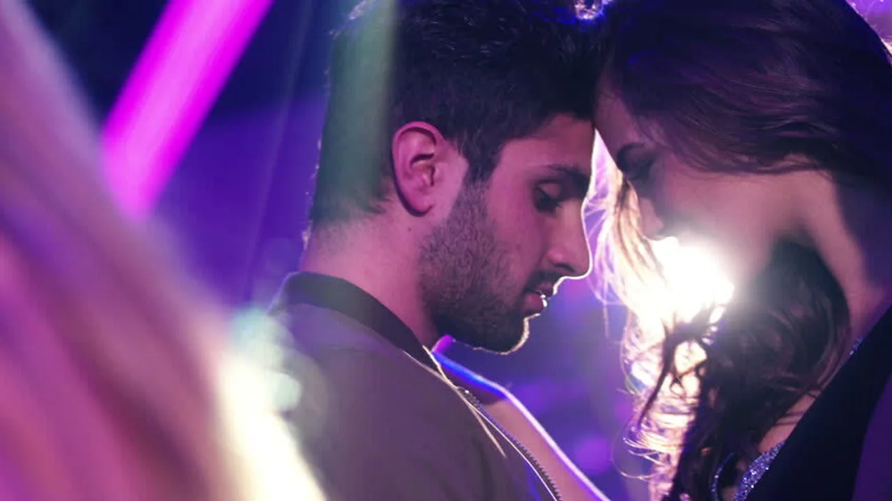 Como chegar em uma mulher na balada