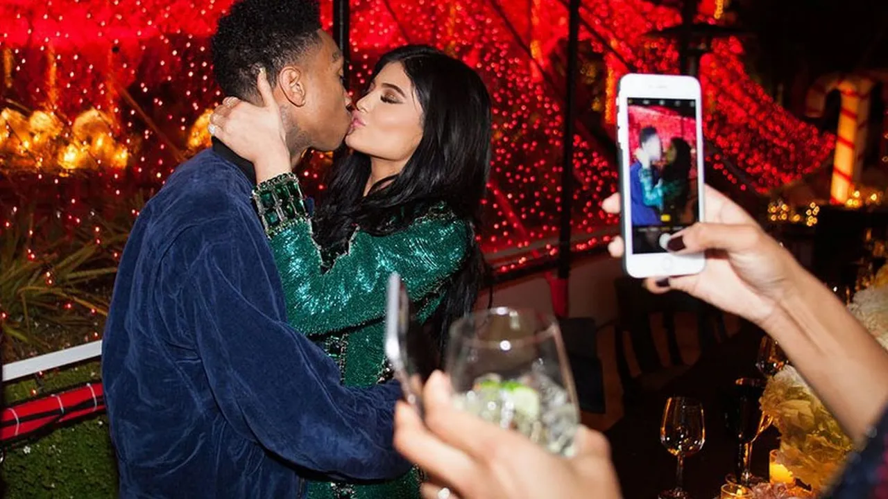 Como chegar em uma mulher na balada