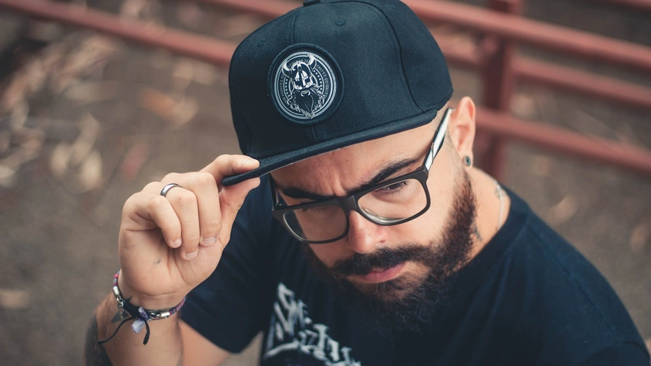 O Boné Snapback Six Panel aba reta é uma edição exclusiva e limitada da marca