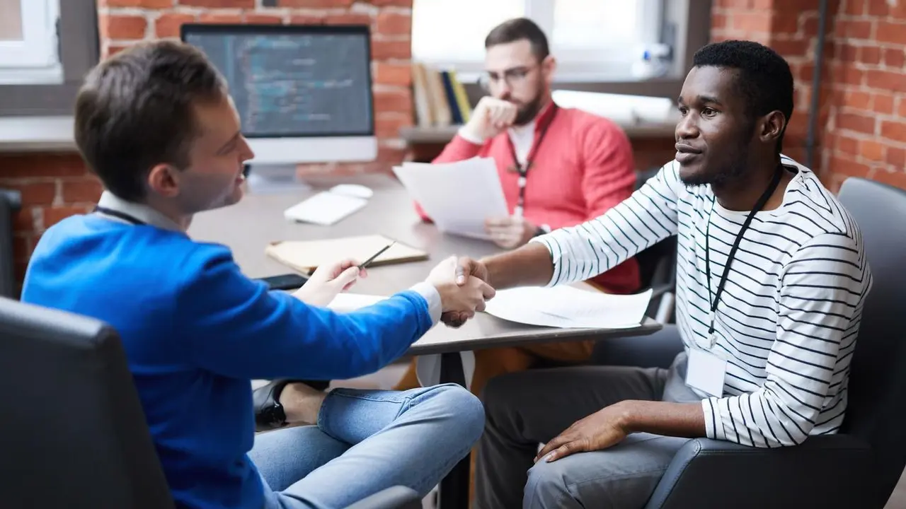 Homens entrando em acordo | Envato Elements
