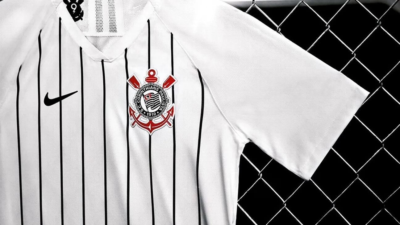 Novo uniforme do Corinthians é uma homenagem a Ronaldo Fenômeno!