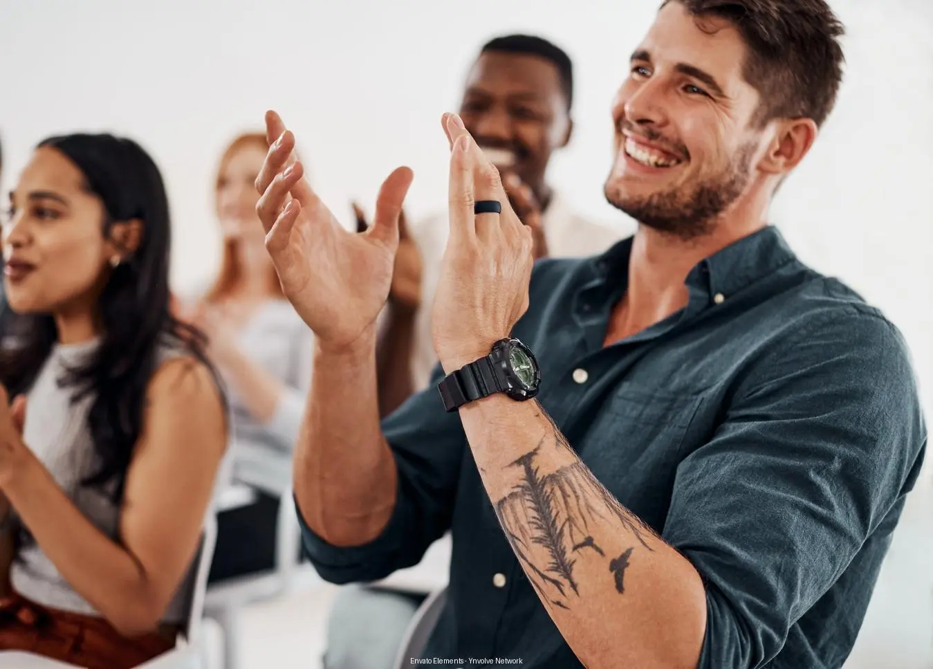 Cerque-se de Pessoas Positivas | Envato Elements