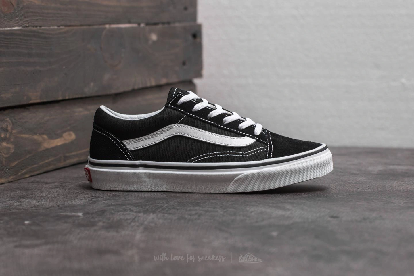 Vans encerra operação no Brasil.