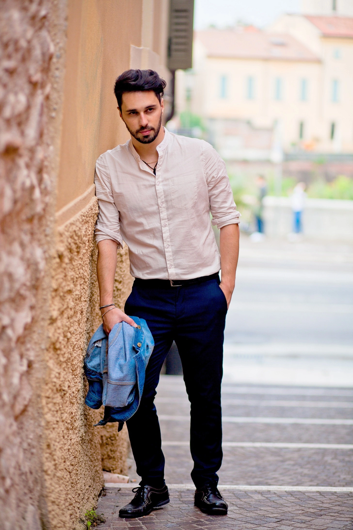 Como se vestir bem para sair a noite e mandar bem em qualquer ambiente