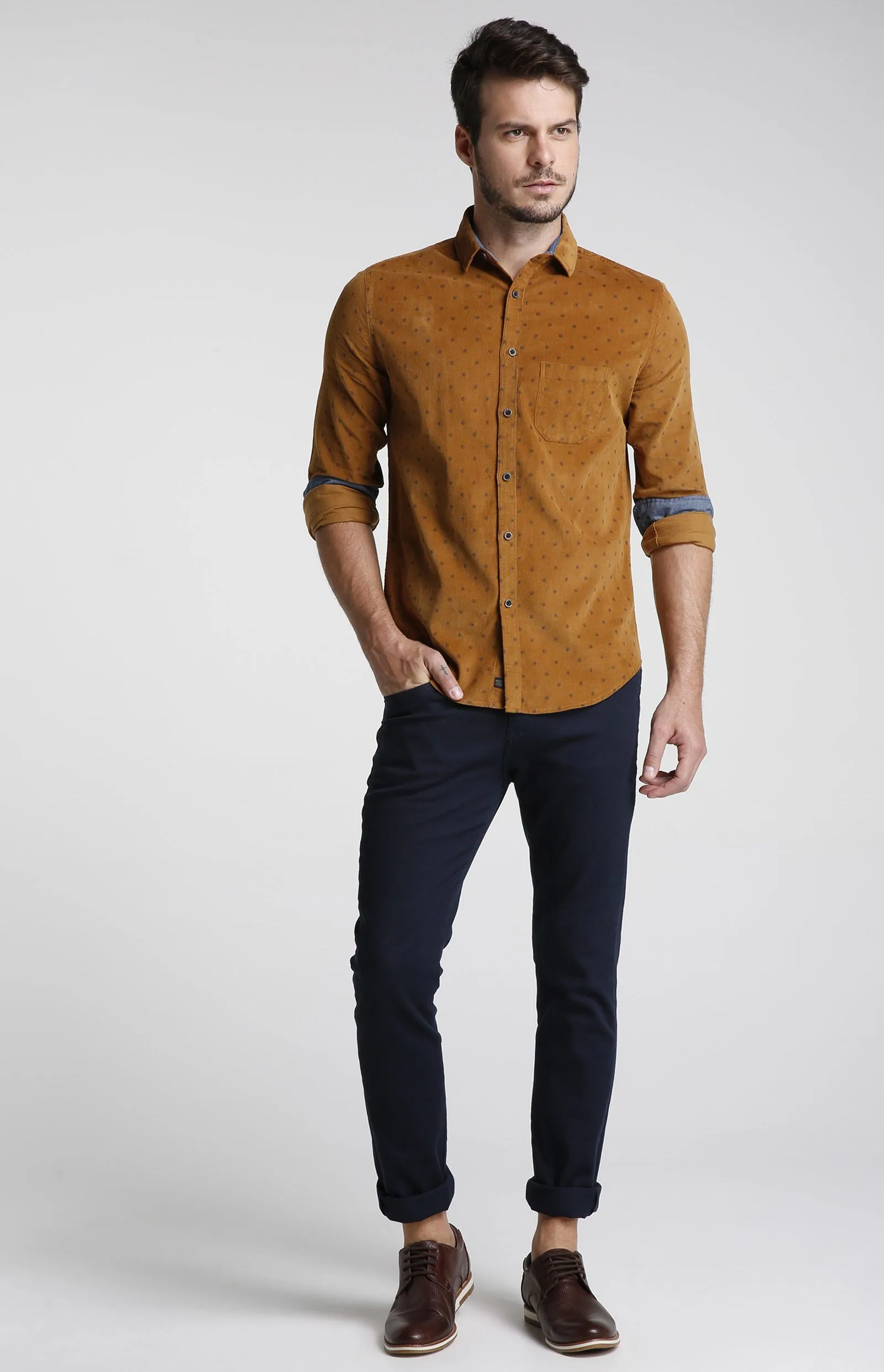 Como se vestir bem para sair a noite e mandar bem em qualquer ambiente