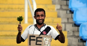7 coisas que os homens adoram fazer quando o assunto é futebol