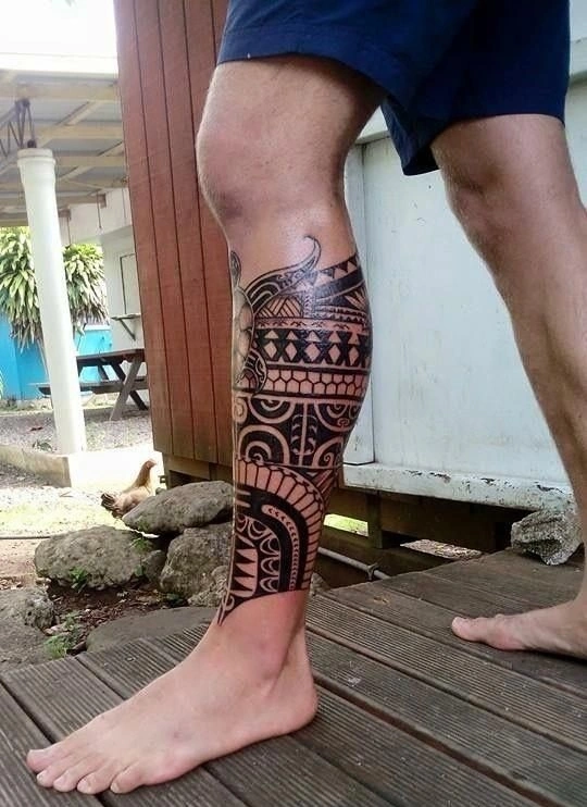tattoo maori perna