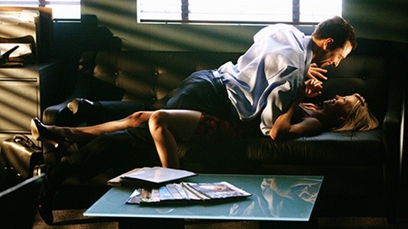 Que tal te pagarem para você pegar sua colega do trampo? Empresa chinesa oferece bônus para quem namorar no trabalho