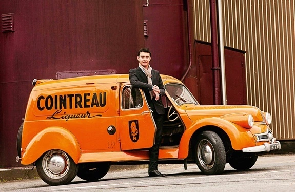 Drinks Cointreau Fizz 2