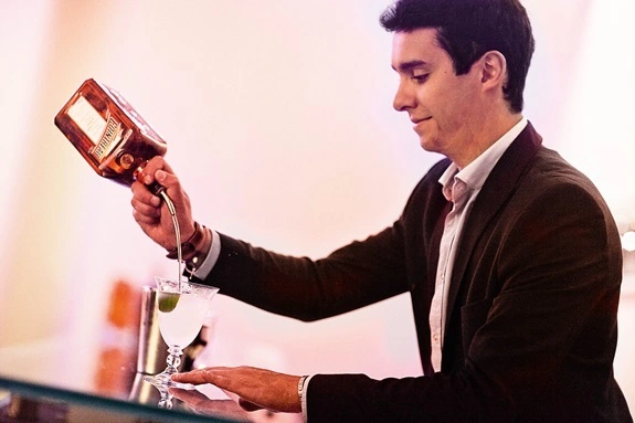 Drinks Cointreau Fizz 3