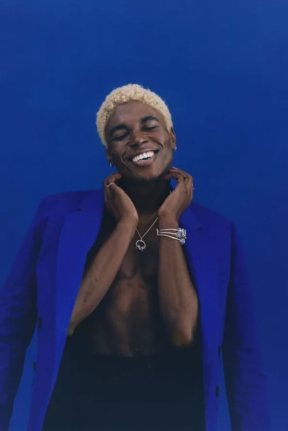 Cabelo pintado de loiro em alta para 2022