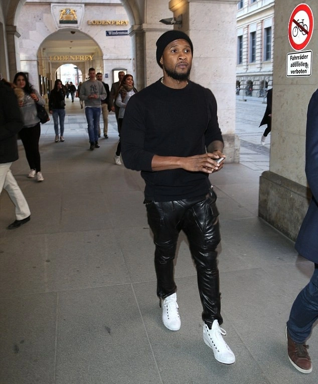 Como combinar all black sneaker branco