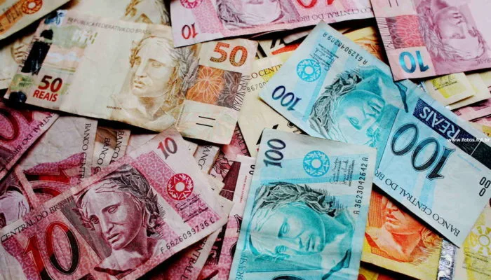 Ser feliz ou ser rico: como escolher entre fazer o que gosta ou ganhar mais