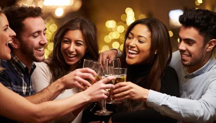 7 jogos de bebida para fazer neste carnaval (ou em qualquer época do ano