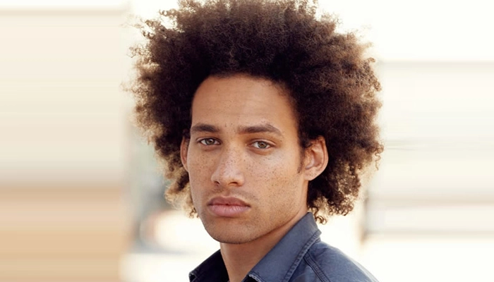 50 cortes de cabelo masculino crespo para você se inspirar