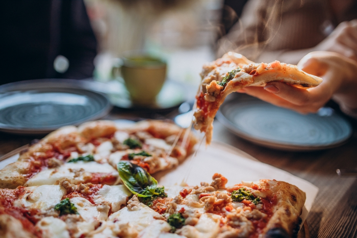 A pizza não pode passar a noite fora da geladeira
