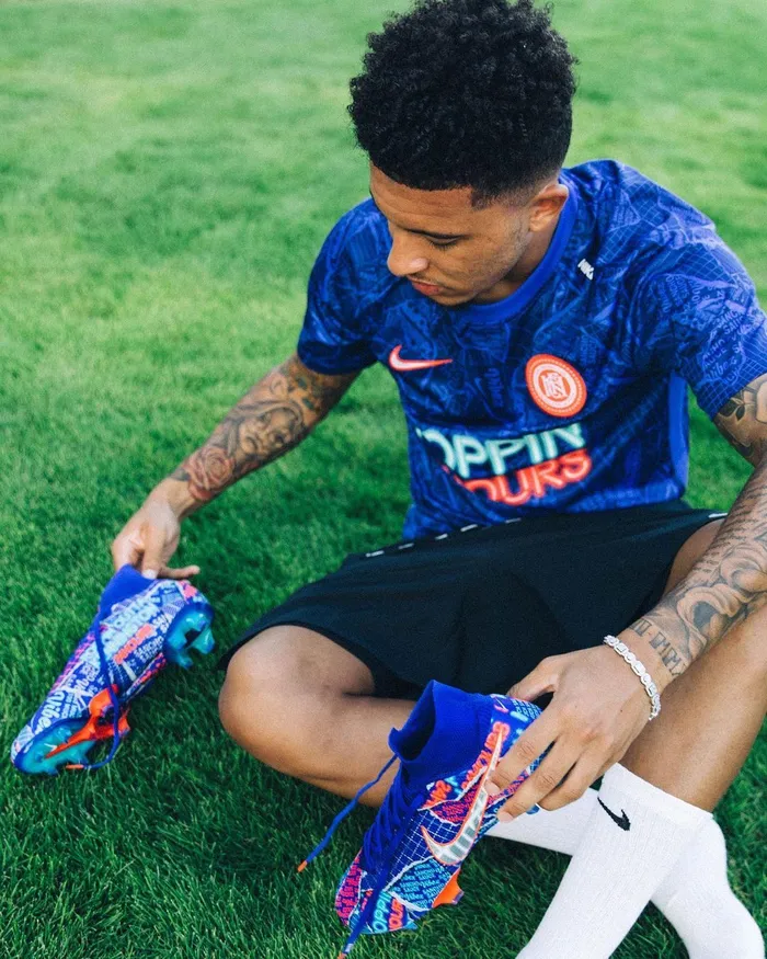 A Nike tem novos patrocínios no futebol, como com Jadon Sancho