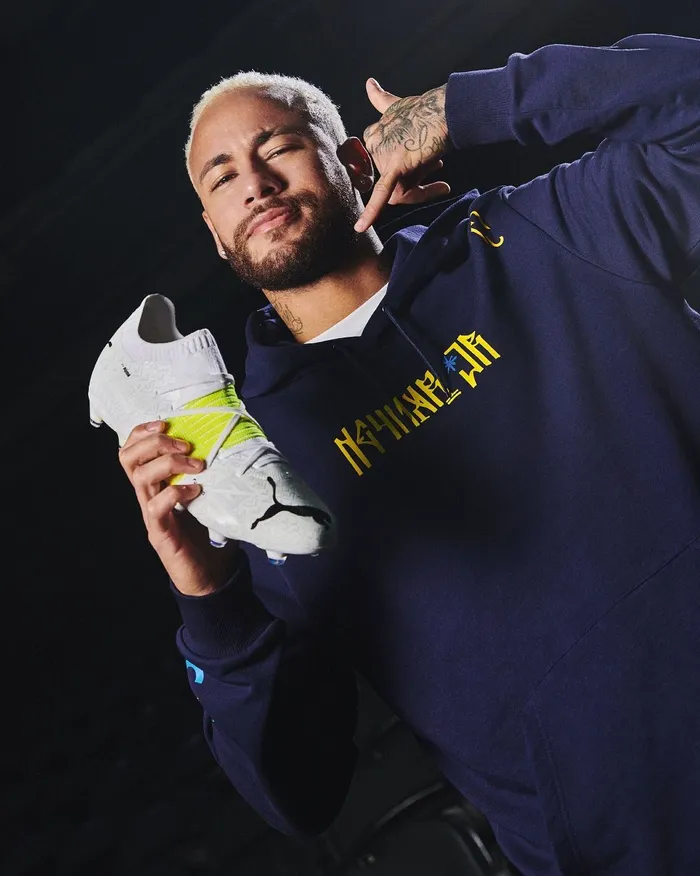 Neymar e sua chuteira feita pela Puma