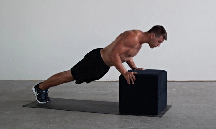 Flexão inclinado - treino para o peitoral