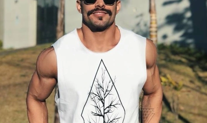 Moda Masculina: regatas masculinas para usar em 2019