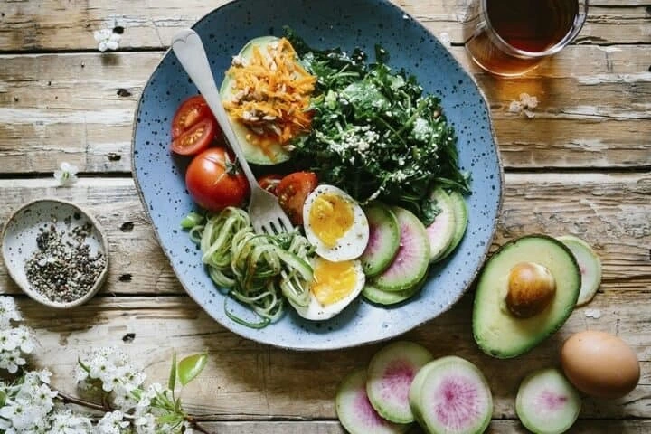 Dietas low-carb podem te engordar: veja como os carboidratos podem te ajudar a emagrecer