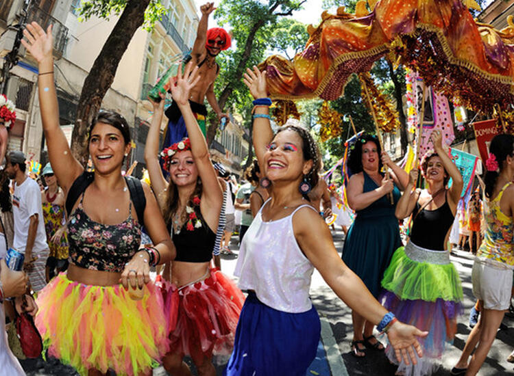 5 dicas para chegar nas mulheres neste carnaval