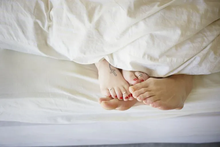 Quase nenhum homem faz isso durante o sexo, mas todos deveriam fazer!