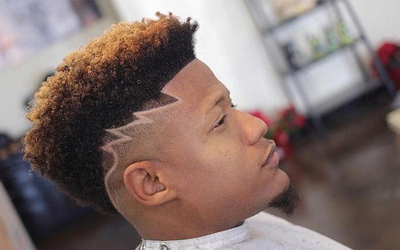 Cortes de cabelo masculino degradê com risca para te inspirar