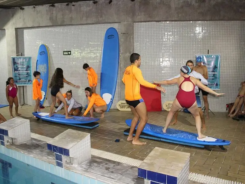 Exercícios para o verão para fazer na praia (ou até na academia)