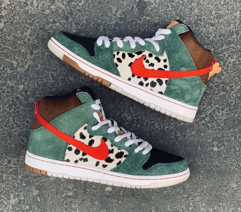 Nike SB Dunk High “Dog Walker”