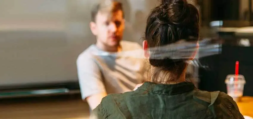 Pare de ser covarde e culpar os outros pelos seus erros!