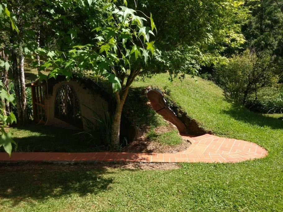 Se hospede em uma casa do Senhor dos Anéis mais perto de você do que você imagina!