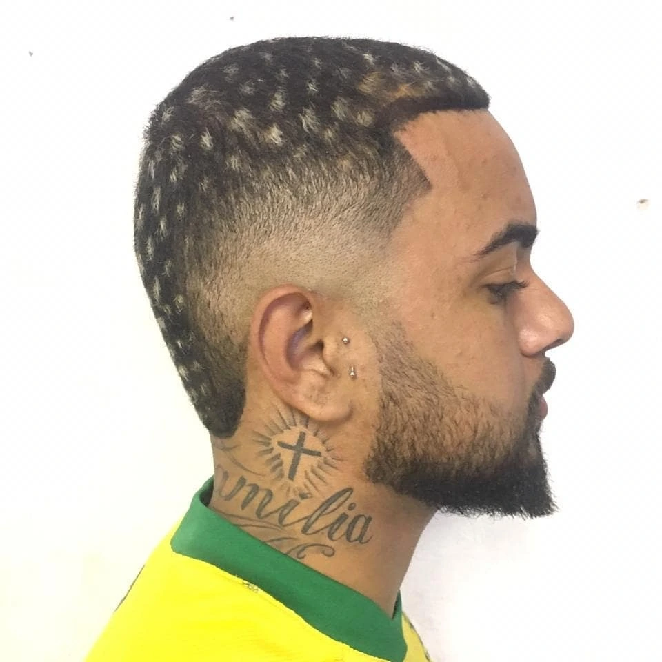 Reflexo alinhado tendências de corte adolescente para 2022