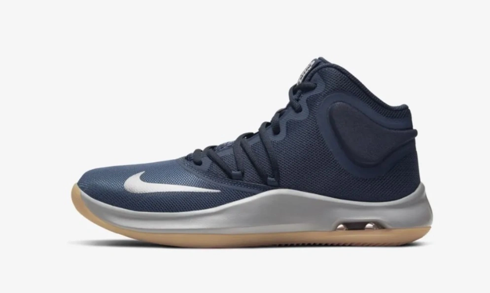 Tênis Nike Air Versitile IV